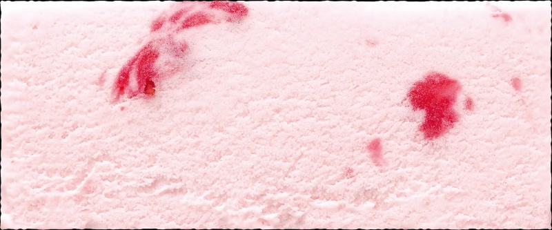 サーティワンアイスクリーム「プティケーキ ホワイト」のフレーバー「ベリーベリーストロベリー」