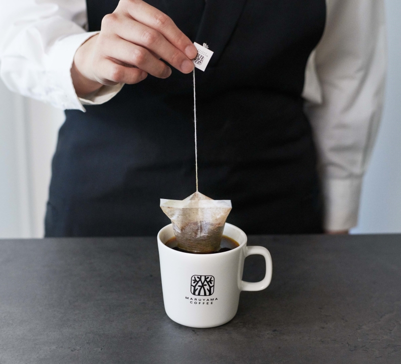 コーヒーバックはお湯に4分浸すだけで本格的な味わいが手軽に楽しめる