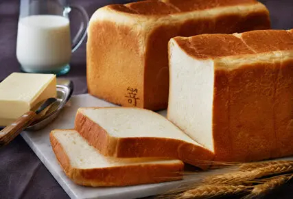 嵜本ベーカリー「極生“北海道ミルクバター”食パン」
