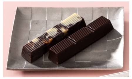 「ドアマン･スヌーピー 缶入りチョコレート」チョコレート イメージ