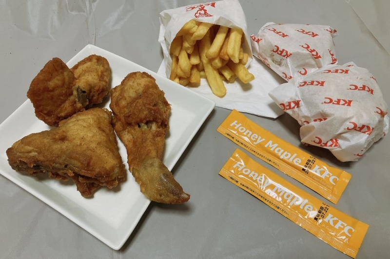 KFC「ビスケット2個＋ポテト(L)1個」「オリジナルチキン3ピース」(最もお得な1100円パック組み合わせ)