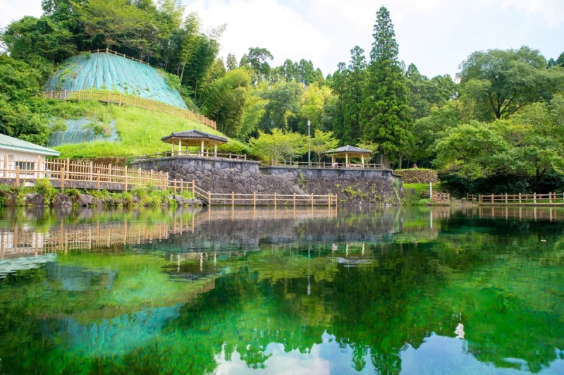 鹿児島県湧水町　日本名水百選に選ばれている「丸池湧水」